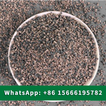 GREY AND WHITE BENTONITE CAT LITTER